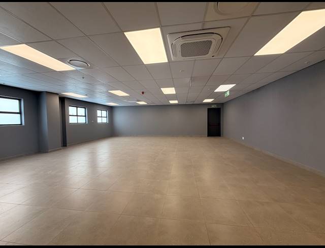 12,619M² WAREHOUSE TO LET IN WITFONTEIN